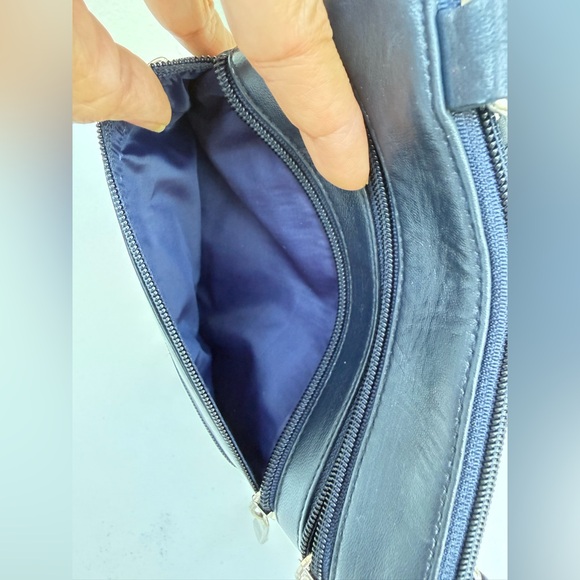 Genuine Leather Crossbody Bag with Triple Zip Front 👜💙 - Picture 5 of 16
